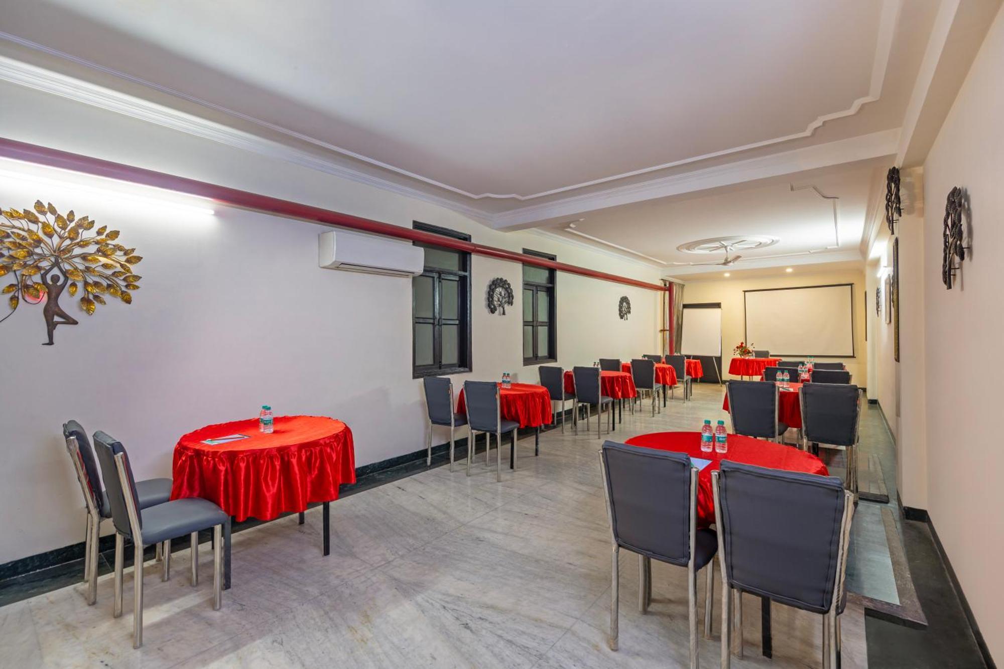 ניו דלהי Hotel Mahajan International, Delhi Airport מראה חיצוני תמונה