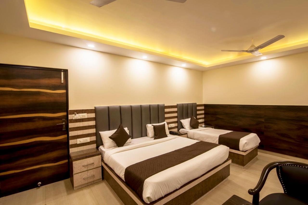 ניו דלהי Hotel Mahajan International, Delhi Airport מראה חיצוני תמונה
